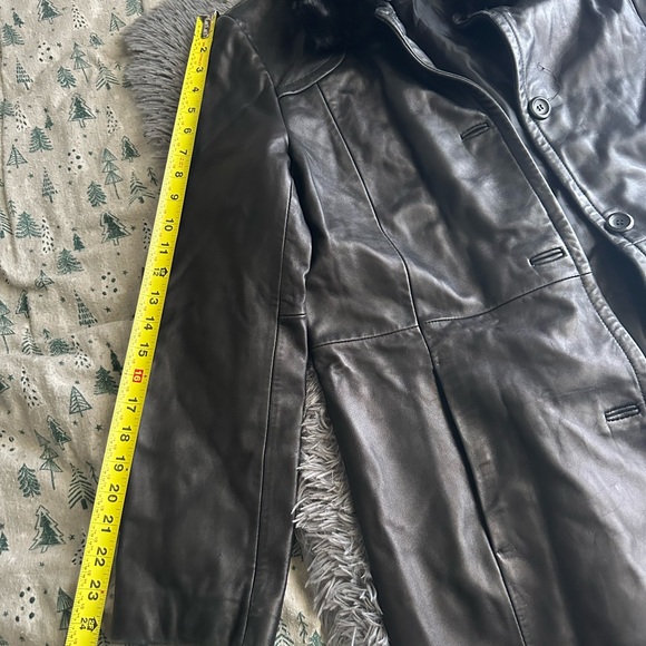 Womens vintage worthington black leather coat with faux fur - Picture 6 of 8